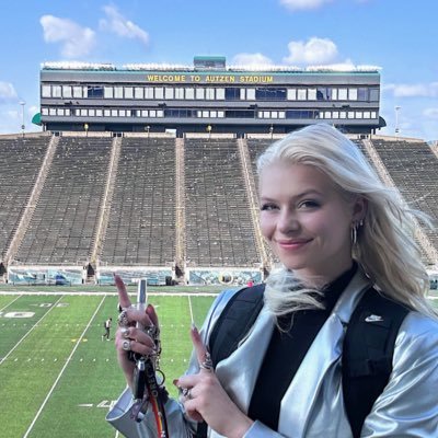 Gal on TV @koinnews @portlandscw @oregonducks_si ★ Graphic Designer ★ @uosojc ‘21