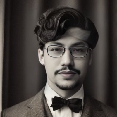 (لا تقارني بِـ أحد فأنَا لم أُخلق حتى أكون نسخَه من شَخص) ربما أكون آخر سيف أنكسر في معركه أو لم أبتدي إلى الآن 👌