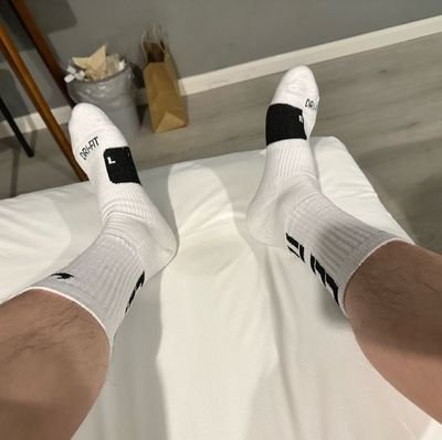 luochaxiansheng's profile picture. 反差（伪S  🉑m  ）喜白袜🧦  放的开 喜控r  无脑