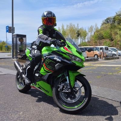 chanLive1005's profile picture. バイク🏍️とゲーム🎮が趣味です😊夫婦ツーリング楽しくやってます✨自分のバイクはZX-25RとGSX250Rです！妻@yukicansan_はCBR250RRです！ゲームはモンハン、死にゲーなどやっております✨無言フォロー失礼します🙇妻ともどもフォロー大歓迎です🥰基本相互フォロー希望です✌️挨拶DM不要です☝️