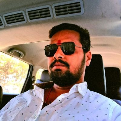 जर्रा जर्रा समेटकर बनाया है मैंने खुद को
मुझसे ये ना कहना बहुत मिलेंगे तुम जैसे