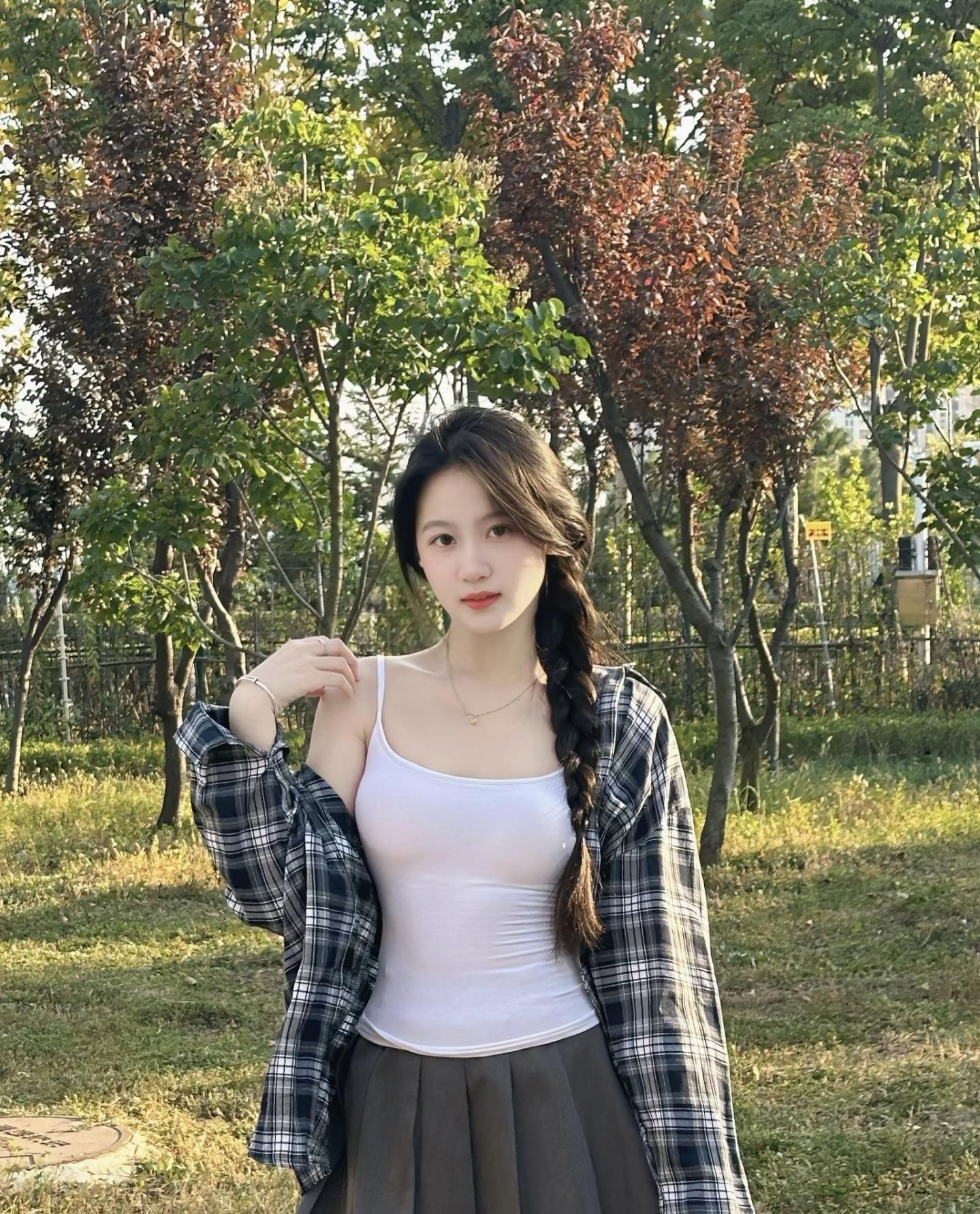 GDC40O0zC91487w's profile picture. 行李箱隨時出發，但心還在等你！愛攝影，尋找一個能和我一起拍愛情電影的浪漫導演！