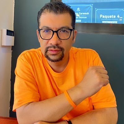 director de revistas y locutor CEO: @vidanovarevista @asdiasesores. #TodosComen promotor turístico de #CasaTorreon ( diversos inmuebles) M&M inmobiliaria