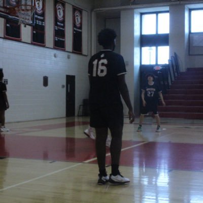 Brockton High School Height:6’2 Weight:214 Class of 27’ #786-721-7561 Email:JerryCasimir37@gmail.com SF/C(🏀)/CB/CDM(⚽️)/MB/OH(🏐 ) DT/TE (🏈)GPA:3.0