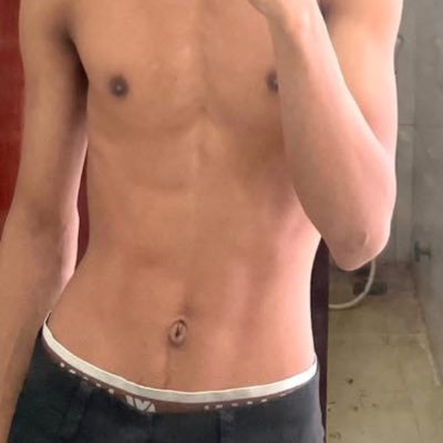 tiiiiiiiitoy's profile picture. 
