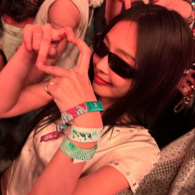 4rubyjonly's profile picture. 🤍