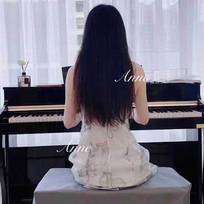 分享小娇妻Anne(安妮)的性感日常,妻子出生哈尔滨教师家庭,从小家教严格,品学兼优的理工女,以猎奇的心理来到这个不一样的平台,一起看看这更加真实的世界。性生活和谐、不淫、不绿、当朋友圈发着玩。