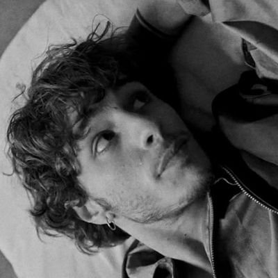 snowinpurple's profile picture. 🎧🪬🐈‍⬛🦋🌑💎🩶

in my prisma and simuel era