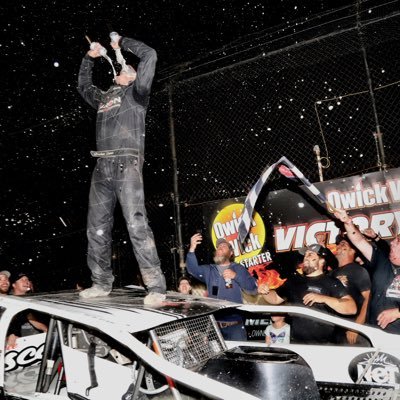 Retired NE DIRTcar Sportsman driver | Boston Sports Fan | AWL 🎙️| The Darts 🎯 |