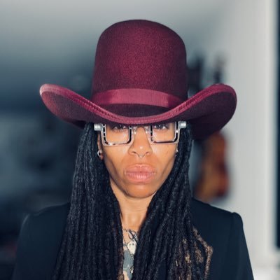 mul·ti-hy·phen·ate • Custom Hatter | host | innovator | Founder @nelsonhatco | IG: @lovethepoet