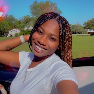 twenty9 ✨ georgia grown 🍑 i probably already muted the conversation 🤭
