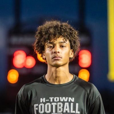 Hamilton c/o 2028 || CB/S/WR || 6’3 180 || 4.0 GPA || 4.4 40 laser || kxfields@gmail.com