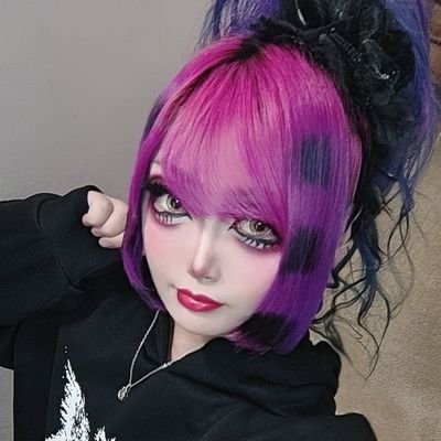 本気で痛風やってるベース(たまにギター)です。低価格サポート屋さん。
休日は20時間睡眠
【セッション、サポート、レコ、絡みたい】➡︎なんかあっても無くてもDMへGO!【どんなベース?】→ハイライト欄へ! ロゼBaサポ、exマルカドルBa、exDe:VI6Gtサポ