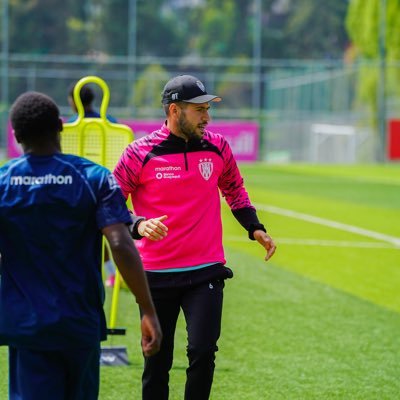 ⚽ Entrenador de fútbol 🗣️¡Defendiendo con coraje lo que dicta el corazon!