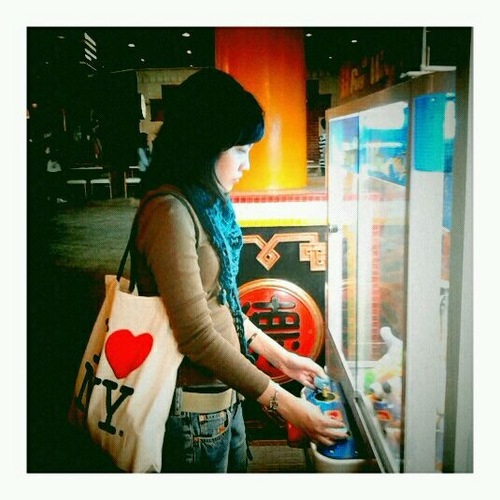 pikkableu's profile picture. e-Learning designer + illustrator + iphoneographer - hearts design | blythes | tokidoki | mooks | paulfrank.