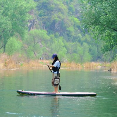 Elowenwe1's profile picture. Let’s take a moment to appreciate the beauty of the world around us—whether it’s the mountain peaks or the smallest flower. 🌸🌄