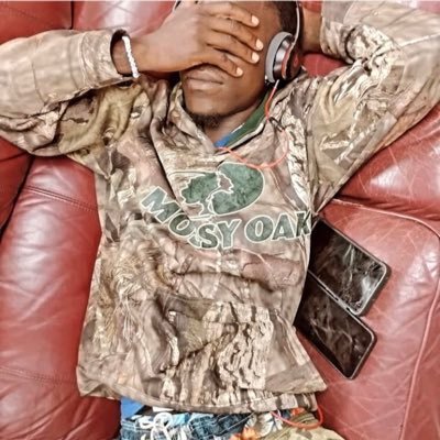 I had to cherish what made me stay down & being broke was crazy apologies I got lazy please don’t shun or shade me 😢 Welcome To #DizzyDimension