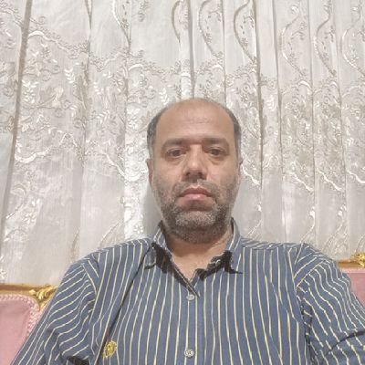 عمریست که میبازم یک برد ندارم اما چه کنم عاشق این کهنه مغارم! ++هر کسی را همدمِ غمها و تنهایی مدان!
سایه هم راه تو می آید
ولی همراه تو نیست...!