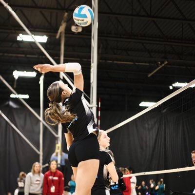 5’11 | Bishop Carroll Catholic Highschool | 2027 | Alpha Volleyball Academy | 3.6 GPA | @prepdigks