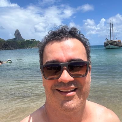 25 anos de experiência no mercado financeiro. 📈 Investidor, 💡 entusiasta de tecnologia e 🤖 inteligência artificial. 🚀 Apaixonado por startups e inovação.