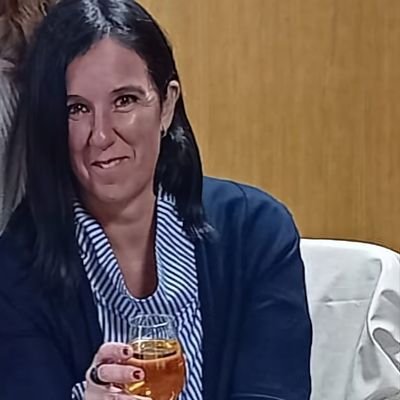 Periodista por vocación y política por devoción. Comunicación de la Secretaría de Estado de Migraciones. Concejala socialista en Ferrol. Madre de Pablo y Laura.