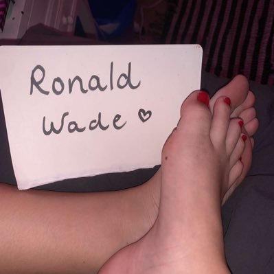 Feet lover 👣 I pay first before you send💰 No Twitter DMs due to limitations❌ Dm on Telegram: @ Rwade4949
