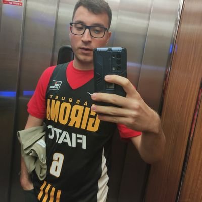 jmb14_'s profile picture. Scout no oficial del @BasquetGirona . Em dedico a fer pajiplantilles i a donar la tabarra.