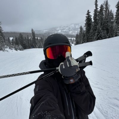 zephhxx's profile picture. Don’t give up or don’t even try | road to 8 figs