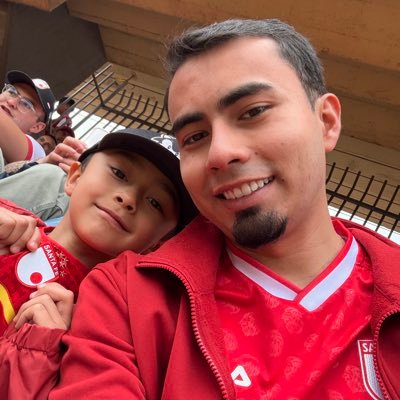 No vale la pena aferrarse a lo que te hace daño. La vida continua, sólo ama a quien te ama y valora a quien te valora.