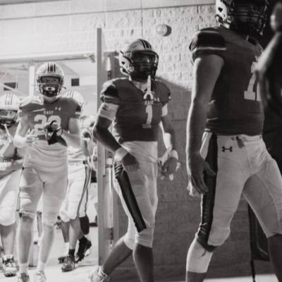 | OEHS Class of 2026| 6’1 WR 166lbs #22 | mobile: 913-972-2683 | Email: ikemikeman2008@gmail.com | @OEHawksFootball