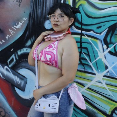 Ph y Filmmaker 📸📹
Ilustradora ✏️🖌️
CM 📱
Diseñadora gráfica 🖥️🖨️🖱️
INFP🧘♀️♓