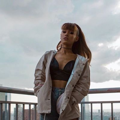 She a 𝑺𝒂𝒊𝒏𝒕 with the 𝑳𝒊𝒑𝒔 of a 𝑺𝒊𝒏𝒏𝒆𝒓 she an 𝑨𝒏𝒈𝒆𝒍 with a 𝑫𝒆𝒗𝒊𝒍𝒊𝒔𝒉 𝑲𝒊𝒔𝒔.
#𝕽𝖔𝖘𝖊𝖘🥀