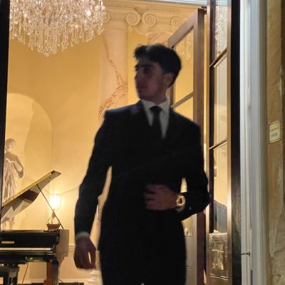 alijk01's profile picture. شيطان يطارد شيطانًا آخر