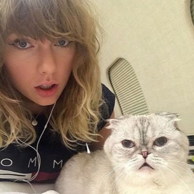 iamyourtee_'s profile picture. Allahumma Sholi'ala Sayyidina Muhammad