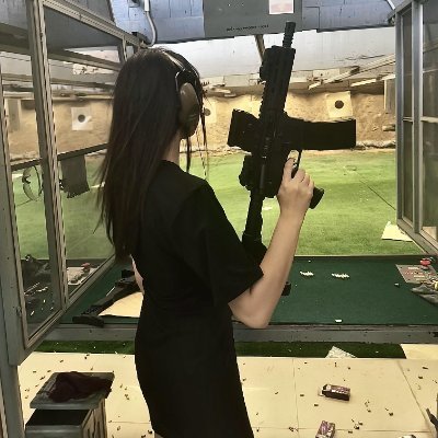 ColdFrameMind's profile picture. Strength held in quiet hands. 🔥
Wearing freedom, walking my own line, believing that courage often speaks loudest in silence.