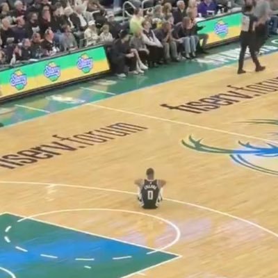 #FearTheDeer/ #GoPackGo/#NBATwitter/🇩🇪🇬🇷/ backup acc @giannisbettamv3