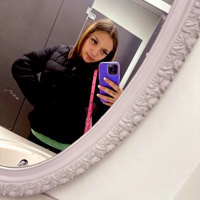 nonisexual's profile picture. 🎱🎱🎱🤑