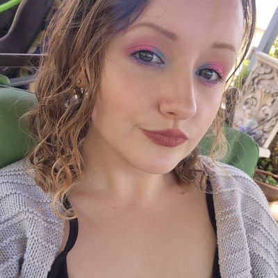 cm_1381's profile picture. pathological people pleaser |
27 (old)