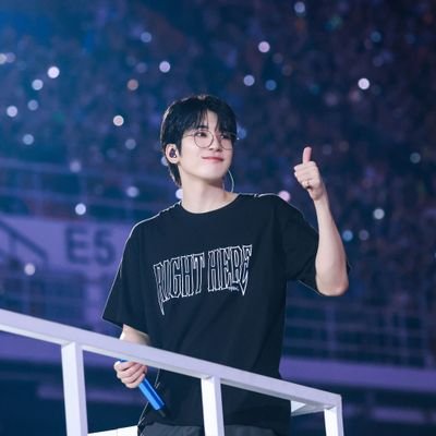 jeon_han17's profile picture. seventeen fan since be the sun