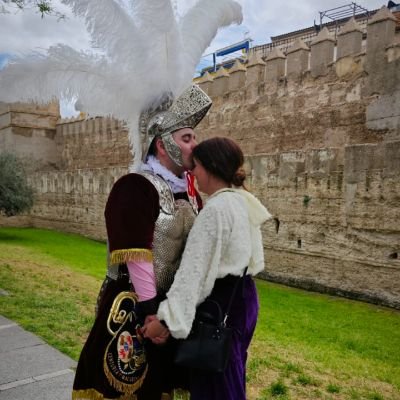 Centuria Romana Macarena.
La felicidad no hay que ocultarla.