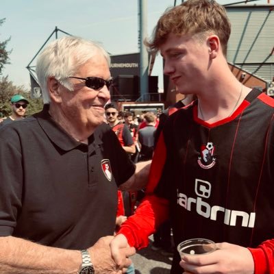Journalist primarily #afcb focussed 🍒 transfers 🤝, tactics📋, analysis📊- writer @vavel - contributor for @bournemouthecho ➡️ https://t.co/ooCVZ6a8Xi
