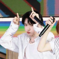 워련 (@isubin560464) 's Twitter Profile