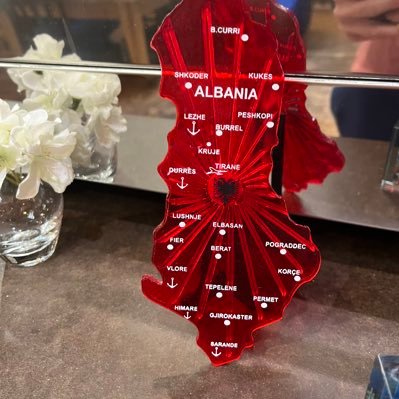 nestrfr's profile picture. 