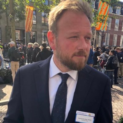 Voorzitter Stichting Marketing Kijkduin (SMK). Voormalig raadslid Haagse VVD
