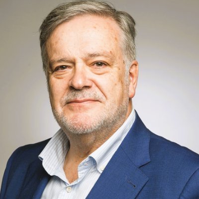 Pai, Socialista, Republicano.
Porquê cor-de-rosa? Porque sim. E depois?