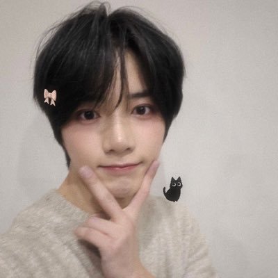 raerexsaurs's profile picture. moa! army! engene! 🎧 my corner of the internet 🛜 💻 #txthomiehopper!🫧 saw txt 2024!! im ot5 forever