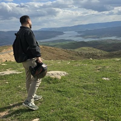 MuzafferAskara's profile picture. Delilik bize sözcükleri verdi...