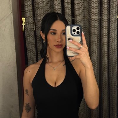 A veces me desahogo, otras veces solo escribo por escribir. Lean bajo su propia responsabilidad.