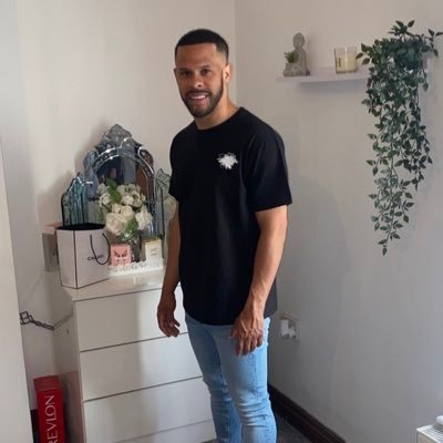Manny lad..Family man..proud dad of 2 beautiful girl ❤️kyia❤️ beautiful boy 💙kyle💙 https://t.co/ksptrN9eVg