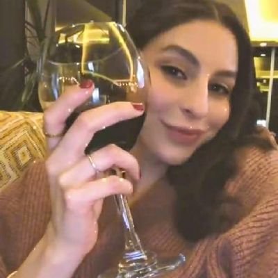 Kate1025Rose's profile picture. Am looking for a good relationship on here but I don't think I can see an honest man on here 
you can chat me up on signal+1 386 2591722🌹